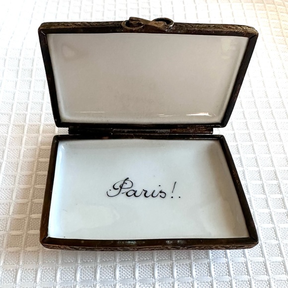 SOLD Vintage Limoges France Hand Painted Eiffel Tower Letter Mini Trinket Box - Picture 4 of 8